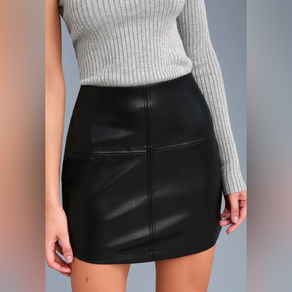 Lulu’s vegan leather black mini skirt small